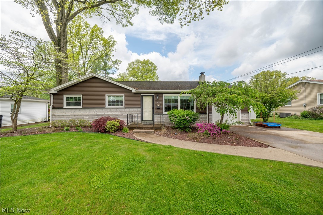 1656 Yolanda Drive Youngstown OH 44511