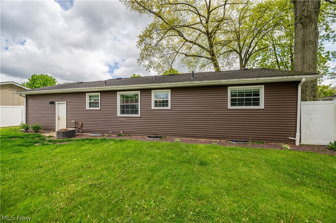 1656 Yolanda Drive Youngstown OH 44511