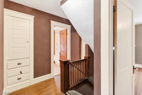 1798 Middlehurst Road Cleveland Heights OH 44118