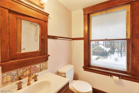 1798 Middlehurst Road Cleveland Heights OH 44118
