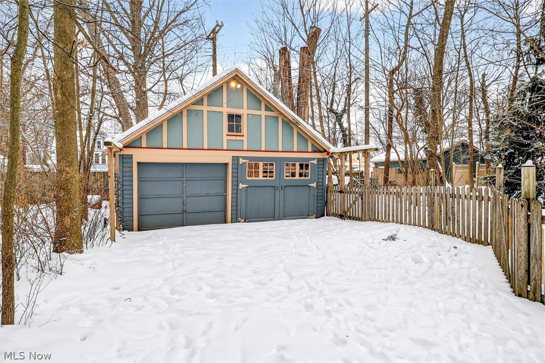 1798 Middlehurst Road Cleveland Heights OH 44118
