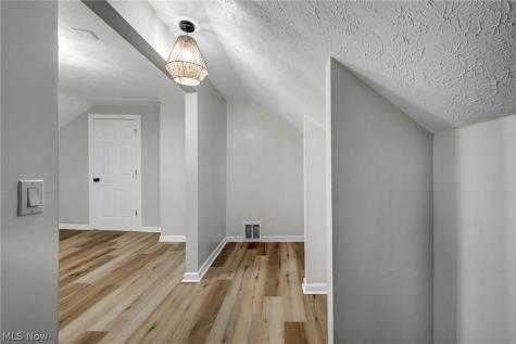 1939 W 54th Street Cleveland OH 44102