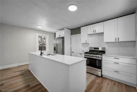 1939 W 54th Street Cleveland OH 44102