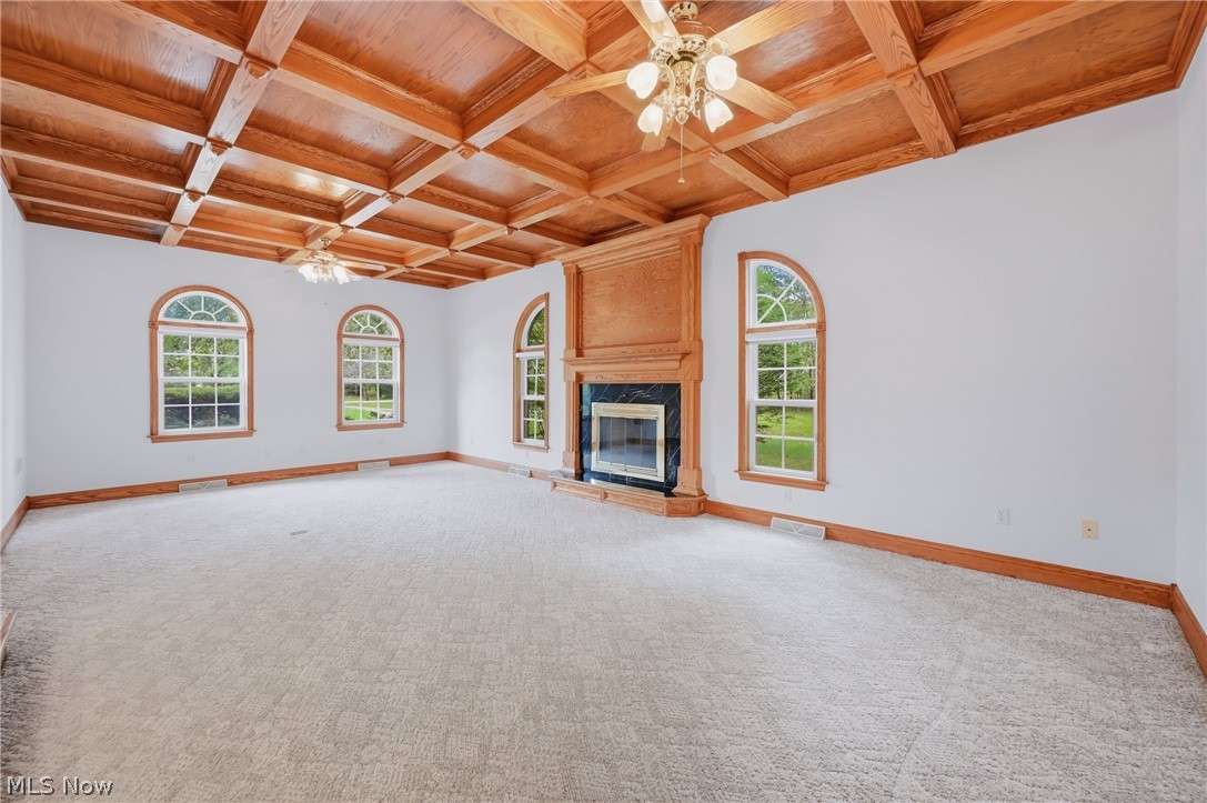 2412 East Pointe Drive SE Warren OH 44484