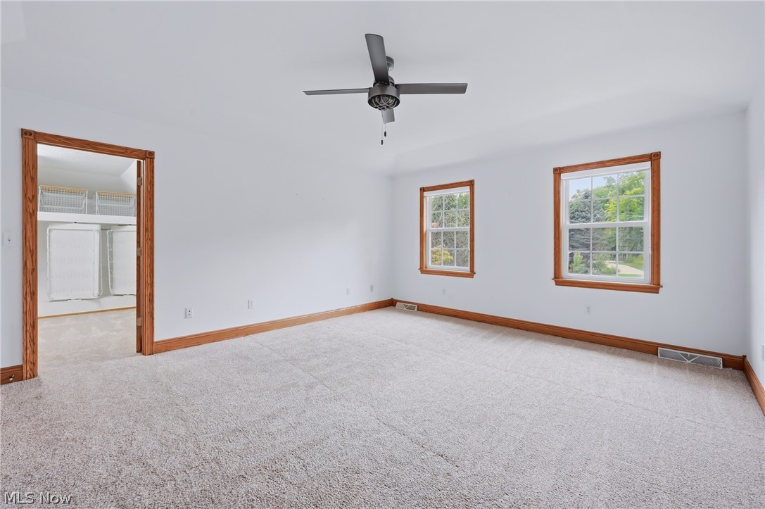2412 East Pointe Drive SE Warren OH 44484