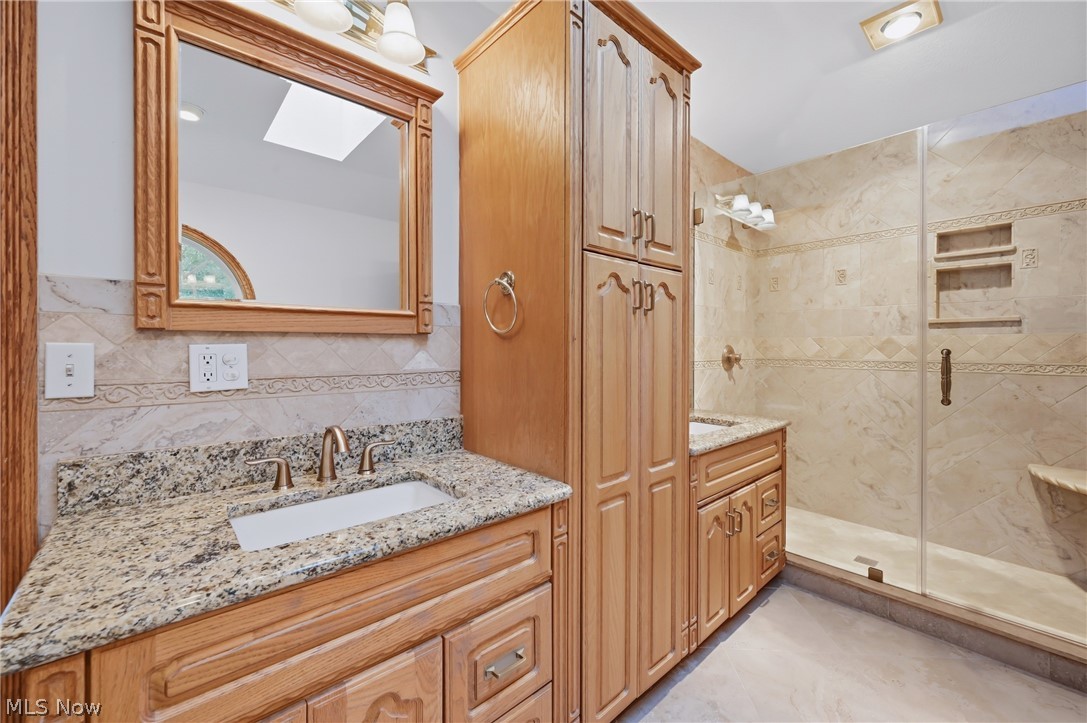 2412 East Pointe Drive SE Warren OH 44484