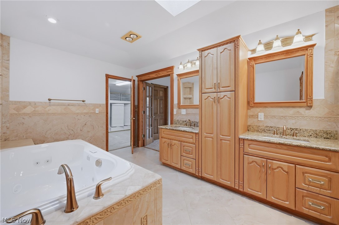 2412 East Pointe Drive SE Warren OH 44484