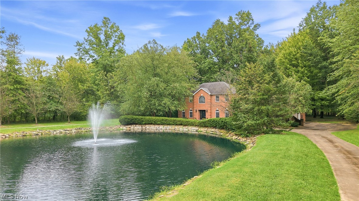 2412 East Pointe Drive SE Warren OH 44484