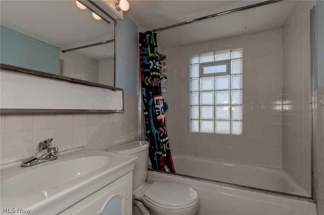 1701 Maple Street Wickliffe OH 44092