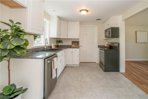 592 Frost Road Streetsboro OH 44241
