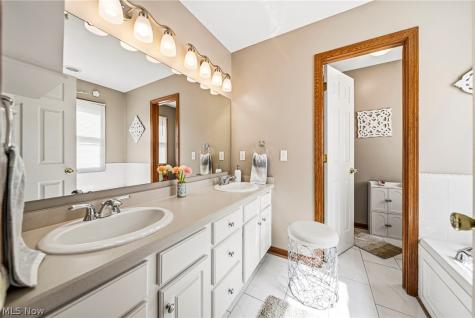 30190 Bonnie View Drive Wickliffe OH 44092