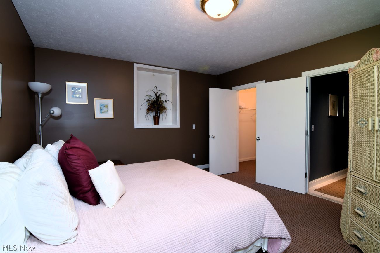 15874 Arbor Trail Newbury OH 44065