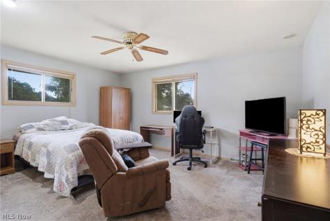 1351 N Circle View Drive Seven Hills OH 44131