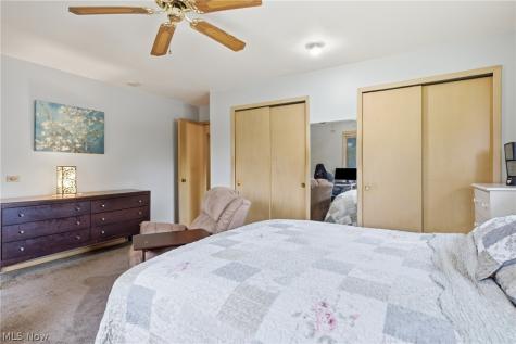1351 N Circle View Drive Seven Hills OH 44131