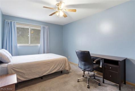 1351 N Circle View Drive Seven Hills OH 44131