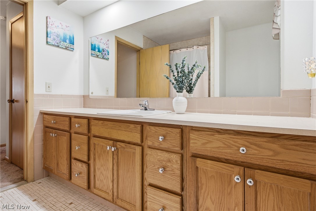 1351 N Circle View Drive Seven Hills OH 44131