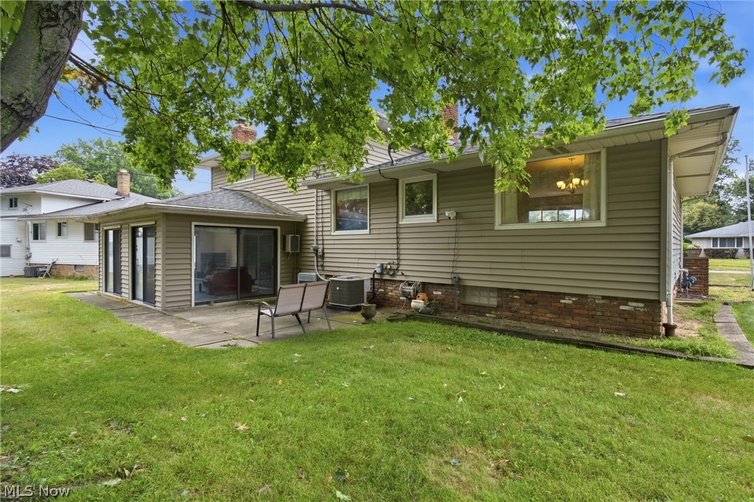 1351 N Circle View Drive Seven Hills OH 44131