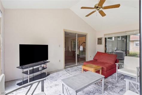 1351 N Circle View Drive Seven Hills OH 44131