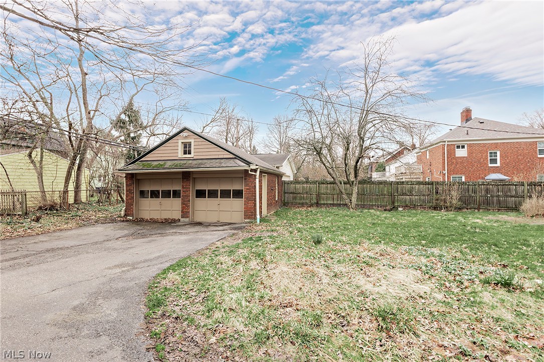 1489 Crest Road Cleveland Heights OH 44121