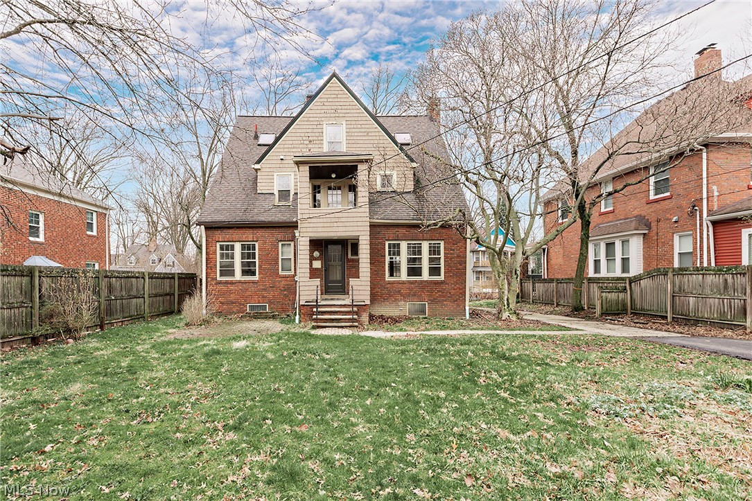 1489 Crest Road Cleveland Heights OH 44121