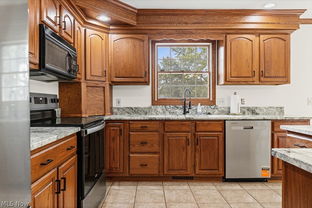 6962 Mapleridge Circle NW Canton OH 44718