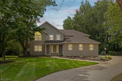6962 Mapleridge Circle NW Canton OH 44718