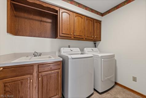 6962 Mapleridge Circle NW Canton OH 44718