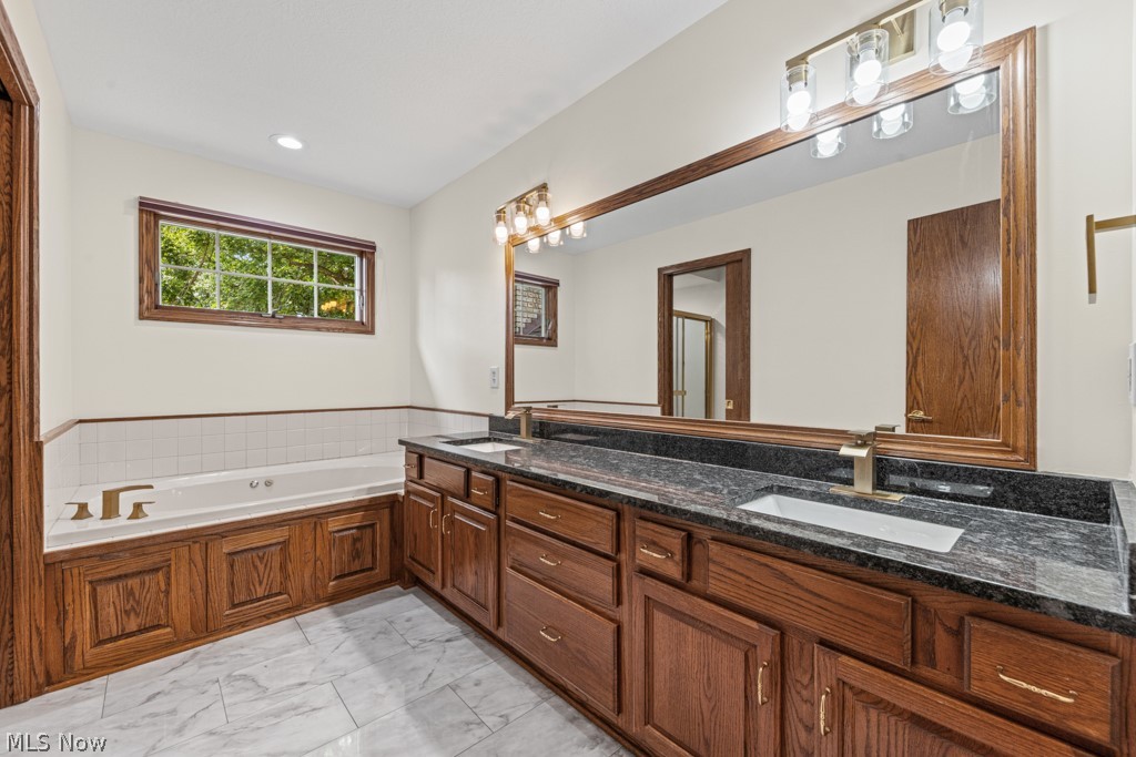 6962 Mapleridge Circle NW Canton OH 44718