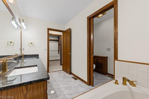 6962 Mapleridge Circle NW Canton OH 44718