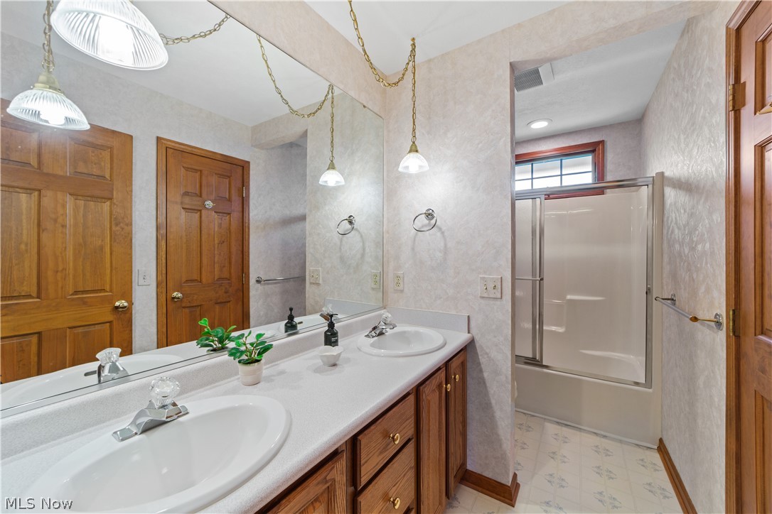 5356 Kingston Court Sheffield Village OH 44054