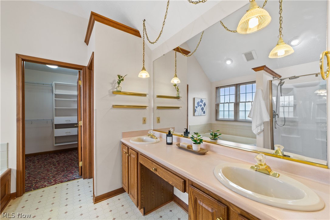 5356 Kingston Court Sheffield Village OH 44054