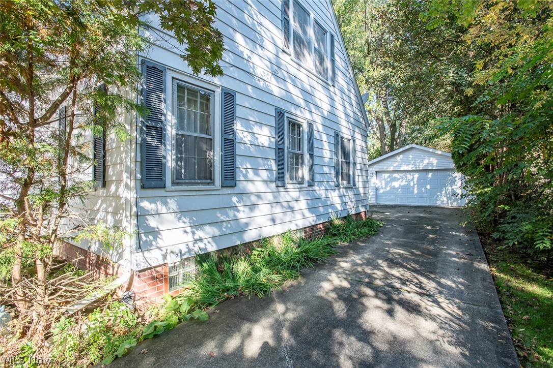 1425 Westvale Avenue Akron OH 44313