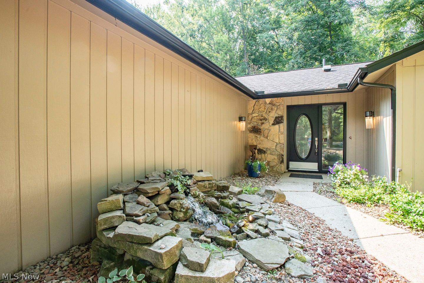 10648 Oak Branch Trail Strongsville OH 44149