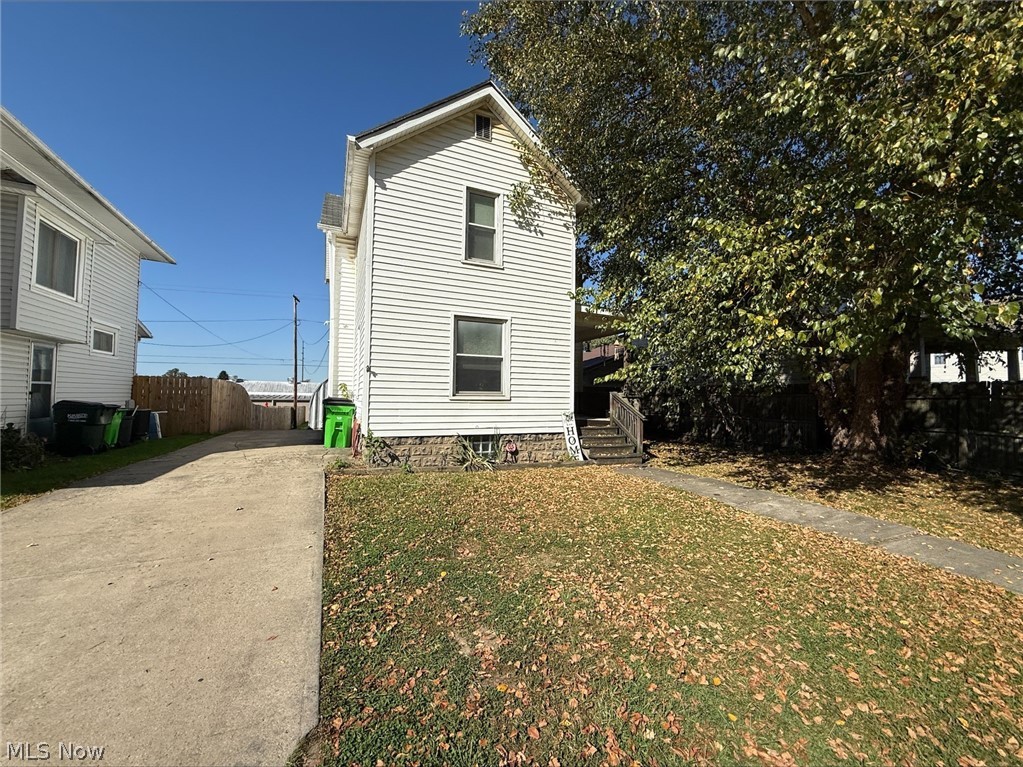 137 N 15th Street Coshocton OH 43812