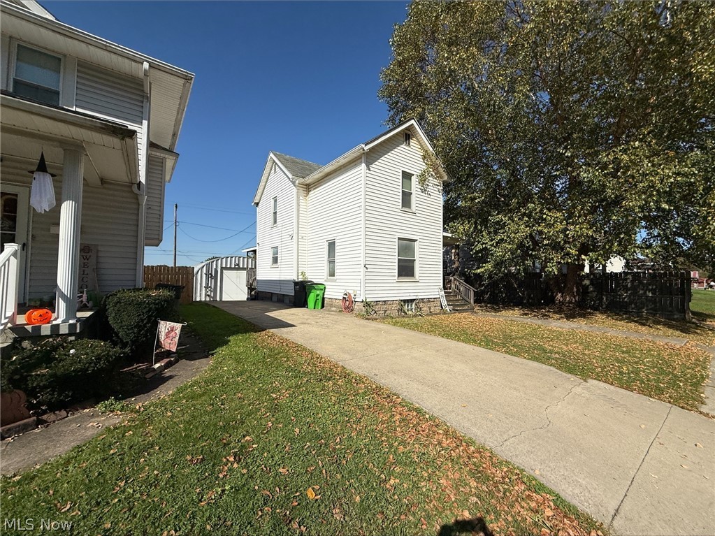 137 N 15th Street Coshocton OH 43812