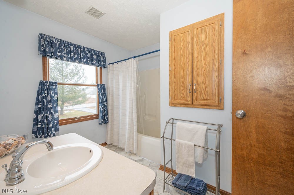 4957 E Calla Road New Middletown OH 44442