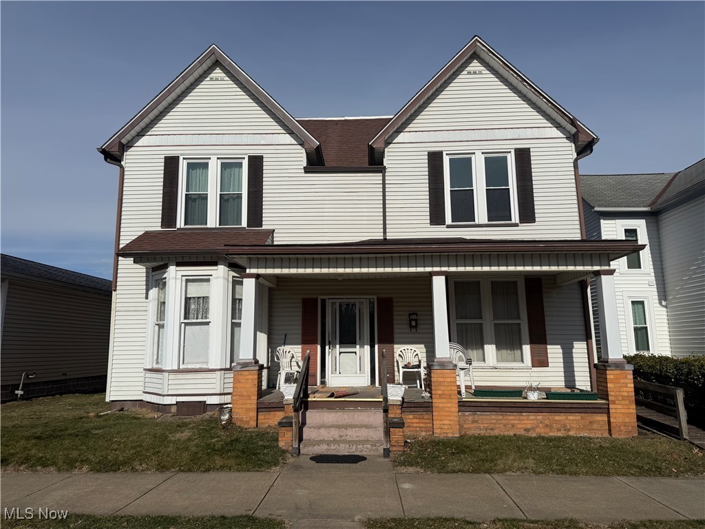 507 W 3rd Street Uhrichsville OH 44683