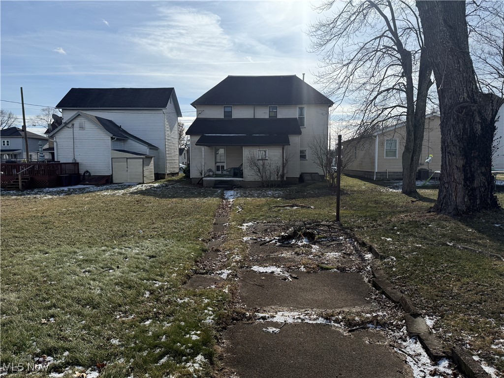 507 W 3rd Street Uhrichsville OH 44683