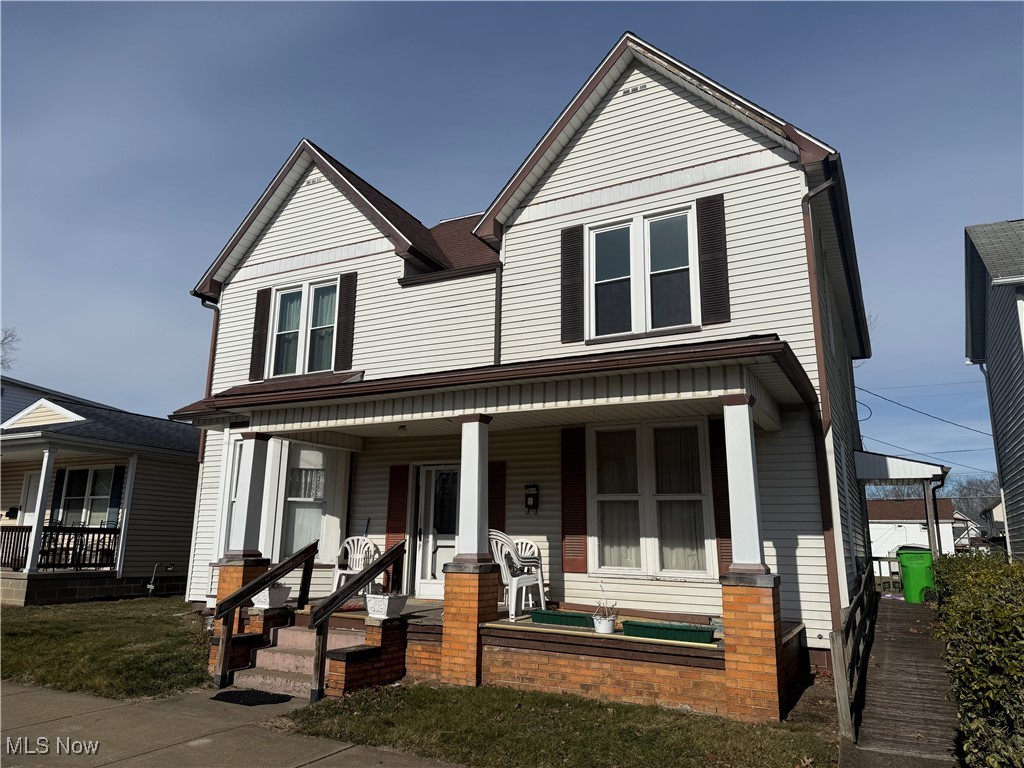 507 W 3rd Street Uhrichsville OH 44683
