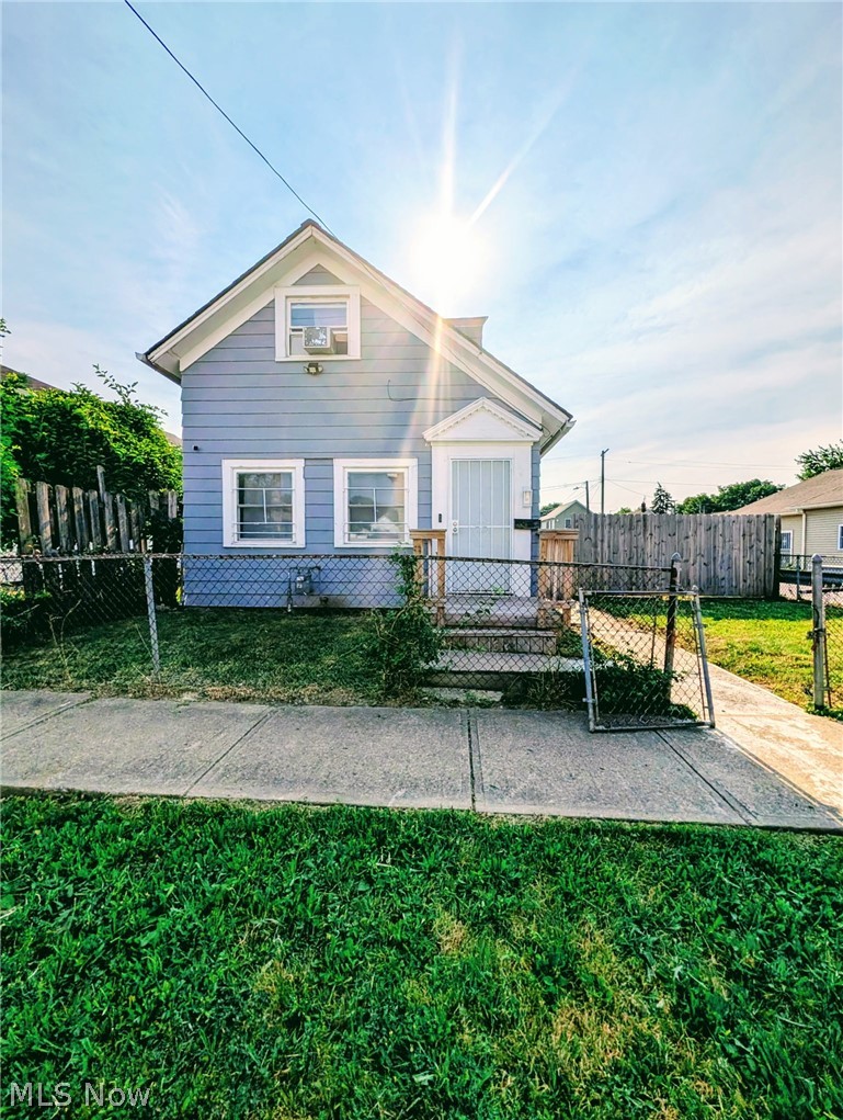 3233 W 52nd Street Cleveland OH 44102