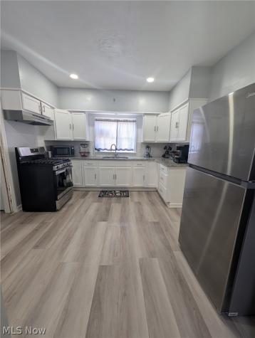 3233 W 52nd Street Cleveland OH 44102