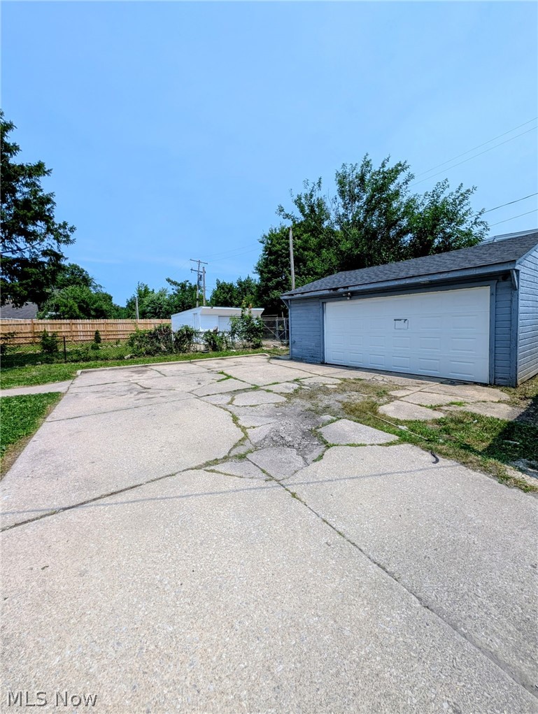 3233 W 52nd Street Cleveland OH 44102