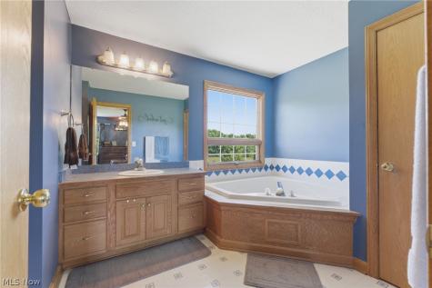7987 Lisbon St E East Canton OH 44730