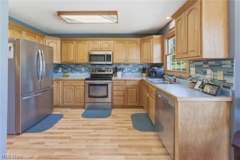 7987 Lisbon St E East Canton OH 44730