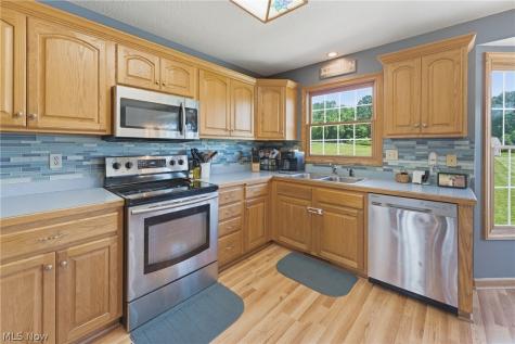 7987 Lisbon St E East Canton OH 44730