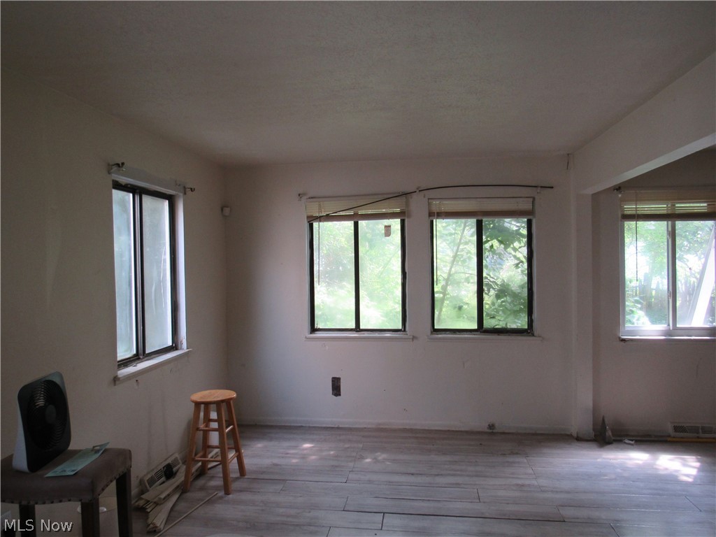 1393 E 89th Street Cleveland OH 44106