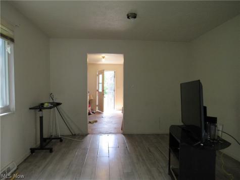 1393 E 89th Street Cleveland OH 44106