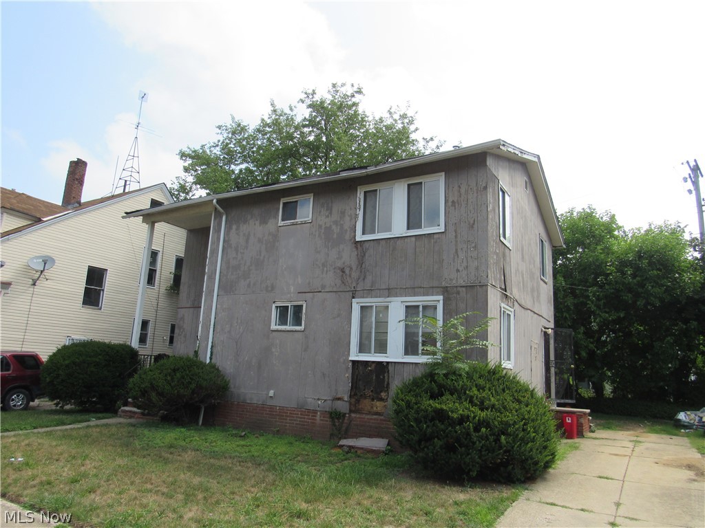 1393 E 89th Street Cleveland OH 44106