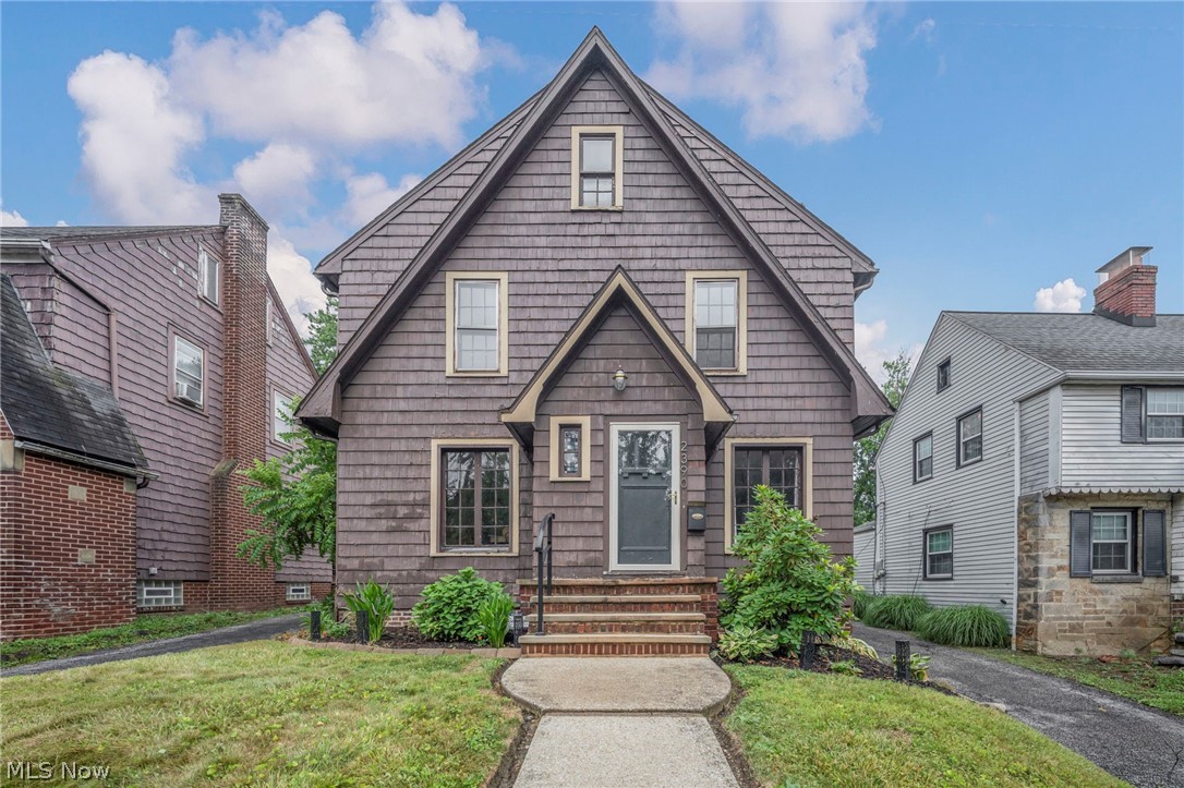 2390 Rinard Road Cleveland Heights OH 44118