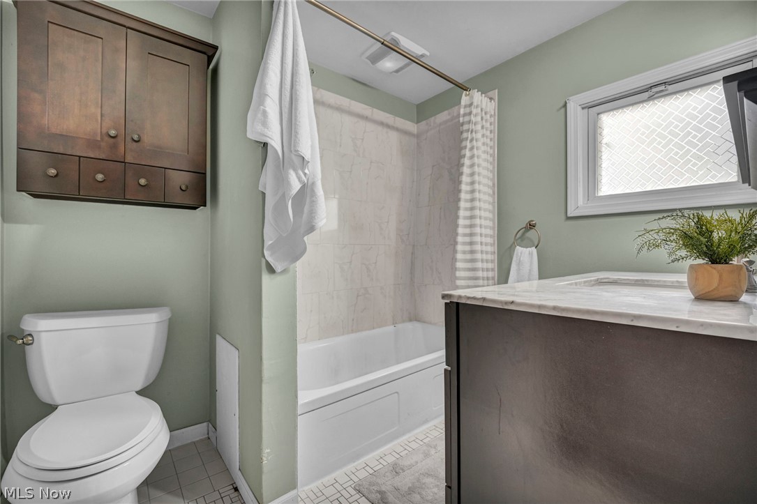 2390 Rinard Road Cleveland Heights OH 44118